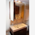 Βάση με νιπτήρα τετράγωνο
Καθρέφτης ντουλάπι