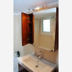 Βάση με νιπτήρα τετράγωνο
Καθρέφτης ντουλάπι