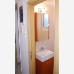 Βάση με νιπτήρα τετράγωνο
Καθρέφτης ντουλάπι